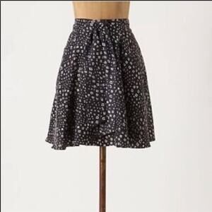 ANTHROPOLOGIE Lil' Diamond Sky Silk Grey Navy Blue White Printed Mini Skirt 12